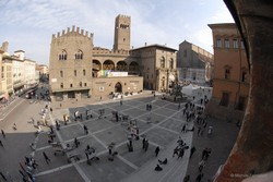 A Bologna arte e scienza scendono in piazza con la Fondazione Golinelli