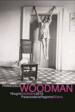 115 scatti di Francesca Woodman a Palazzo della Ragione di Milano