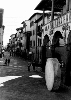 Si apre a San Giovanni Valdarno l’esposizione che presenta disegni, maquettes e fotografie delle opere di Staccioli