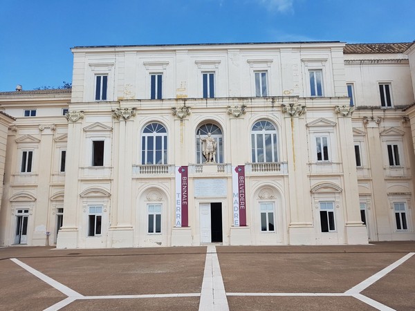 LA PRIMA BIENNALE D’ARTE CONTEMPORANEA CITTÀ DI CASERTA DEL BELVEDERE DI SAN LEUCIO. DAL 1 AL 21 OTTOBRE 2017