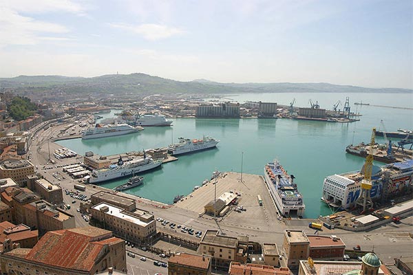 Arriva “Break-in Hackathon”, la call rivolta agli artisti europei per ridisegnare il turismo portuale di Ancona