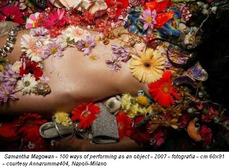 Samantha Magowan - 100 ways of performing as an object - 2007 - fotografia - cm 60x91 - courtesy Annarumma404, Napoli-Milano
