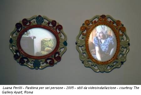 Luana Perilli - Pastiera per sei persone - 2005 - still da videoinstallazione - courtesy The Gallery Apart, Roma