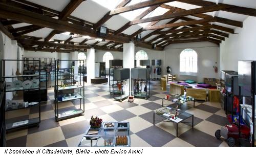 Il bookshop di Cittadellarte, Biella - photo Enrico Amici