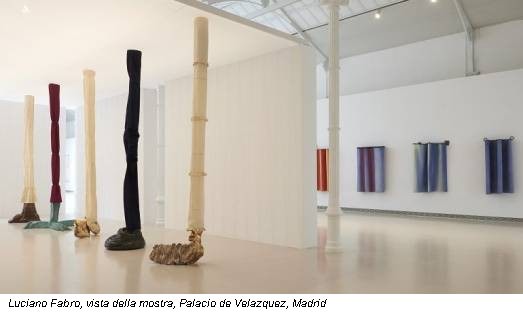Luciano Fabro, vista della mostra, Palacio de Velazquez, Madrid