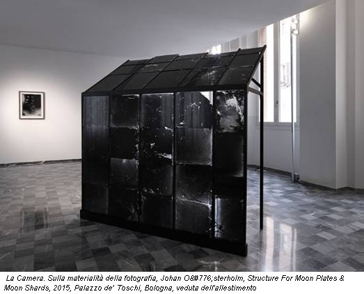 La Camera. Sulla materialità della fotografia, Johan Österholm, Structure For Moon Plates & Moon Shards, 2015, Palazzo de’ Toschi, Bologna, veduta dell'allestimento