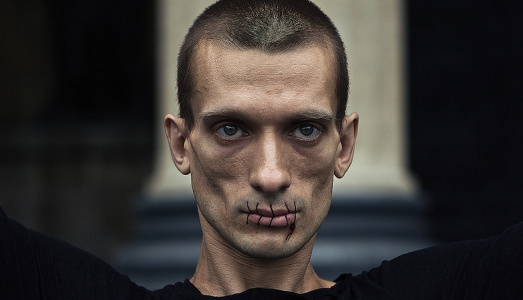 Pyotr Pavlensky è un performer, | non un pazzo