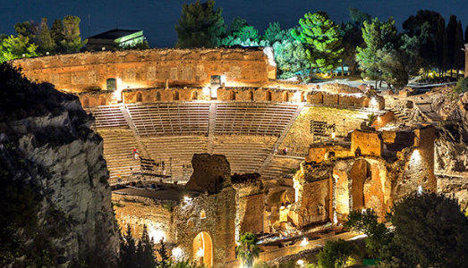 Apertura straordinaria per il Teatro antico di Taormina, visitabile anche la notte |