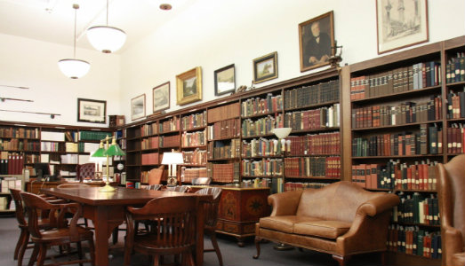 Furto record alla Carnegie Library di Pittsburgh. Scomparsi tomi rari e mappe preziose