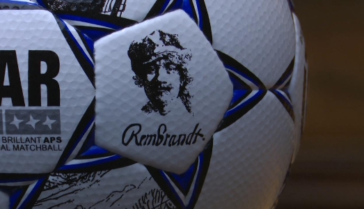 Le squadre della Eredivisie giocano a calcio con Rembrandt |