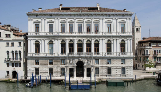 Palazzo Grassi racconta la sua lunga storia, per due giorni tra moda e arte