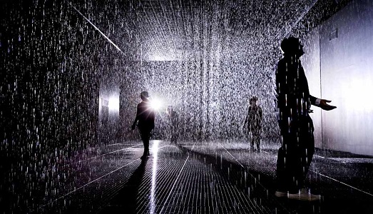 La pioggia che non bagna: la Rain Room arriva negli Emirati Arabi
