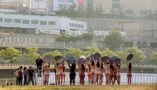 Nude contro Trump | e per Tunick