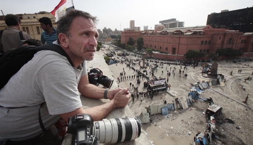 Scomparso il premio pulitzer Yannis Behrakis. Fotografò la primavera araba e l’Iraq