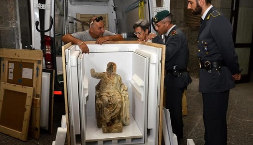 Dopo 25 anni la statua di Zeus in trono torna a Baia