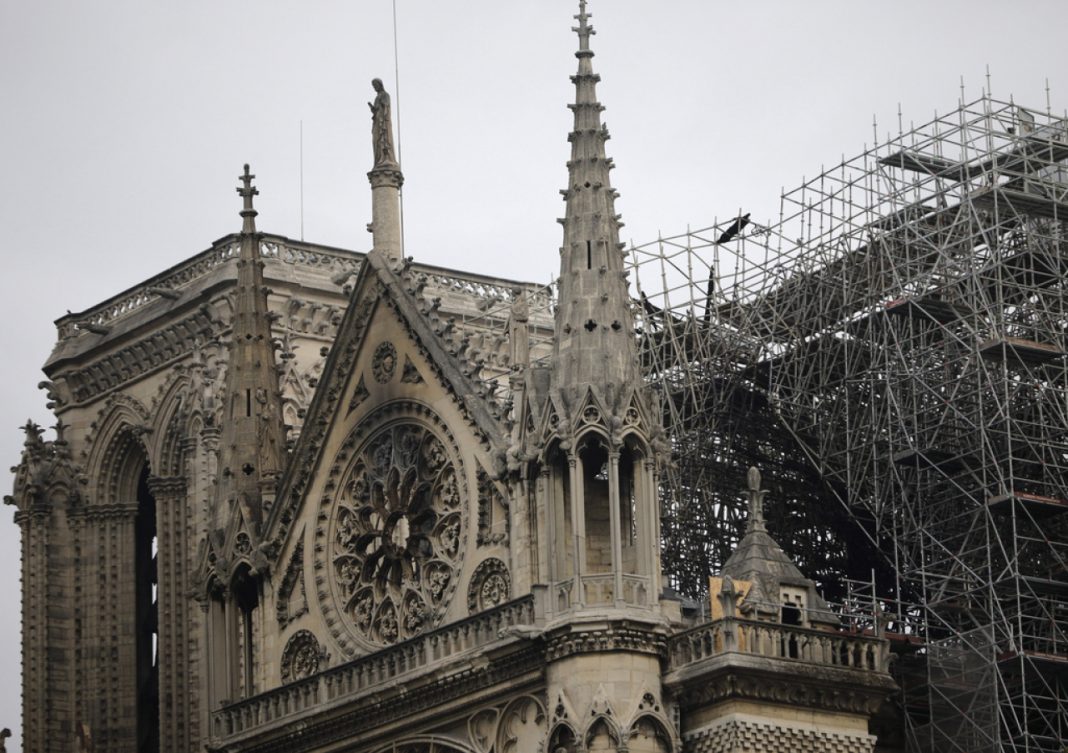 A Nove Mesi Dallincendio Notre Dame Ancora A Rischio