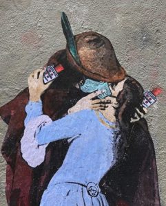 Il bacio di TVBOY sui muri di Milano