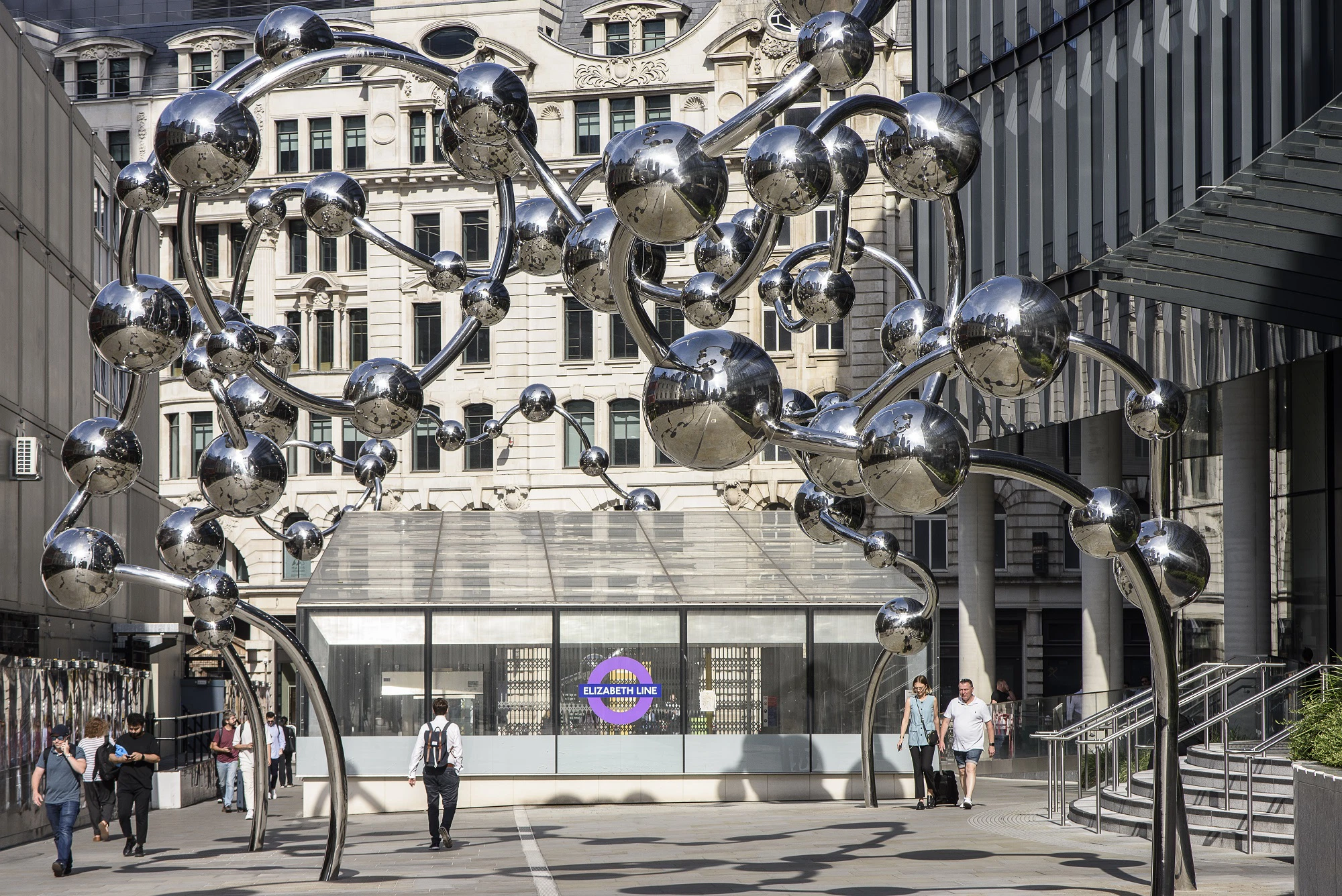 Yayoi Kusama, Infinite Accumulation, 2024 Liverpool Street station (Elizabeth line). Commissioned as part of The Crossrail Art Programme, 2017 © YAYOI KUSAMA. Courtesy Ota Fine Arts and Victoria Miro. Photo: Thierry Bal