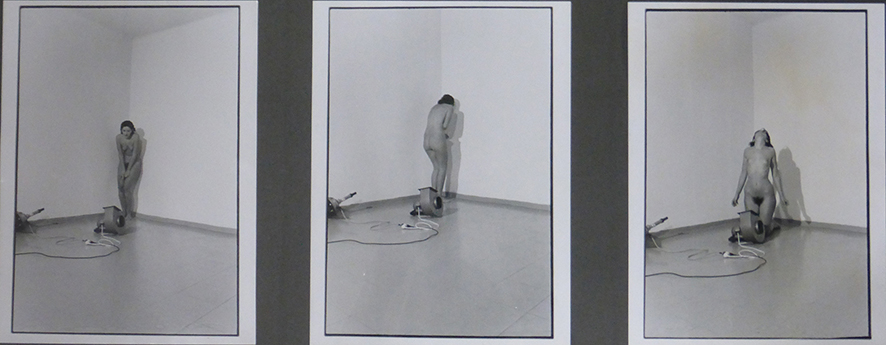 Marina Abramovich, Ritmo 4, 1974, stampa fotografica, 32x70, © CAMeC