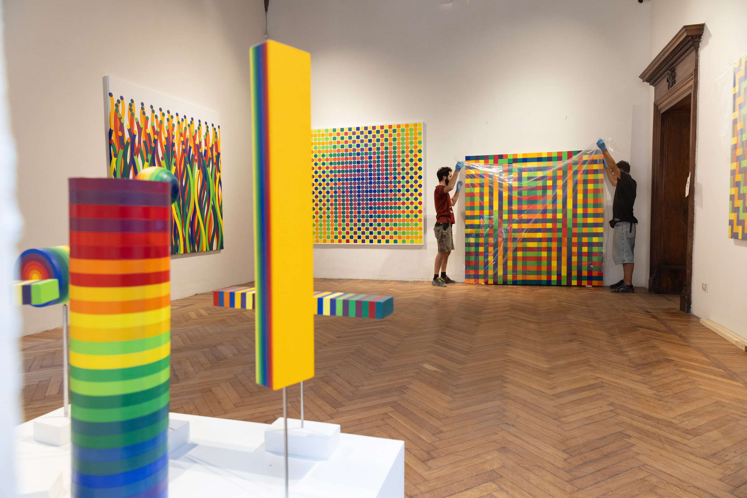 Julio Le Parc, The discovery of perception, veduta della mostra, Palazzo delle Papesse, Siena, 2024