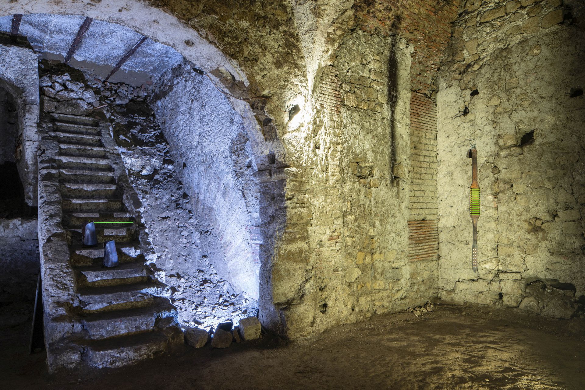 Vibeke Mascini, Chaveli Sifre, Spirit Level, Acquedotto Augusteo del Serino, Napoli, 2024, Ph. Maurizio Esposito