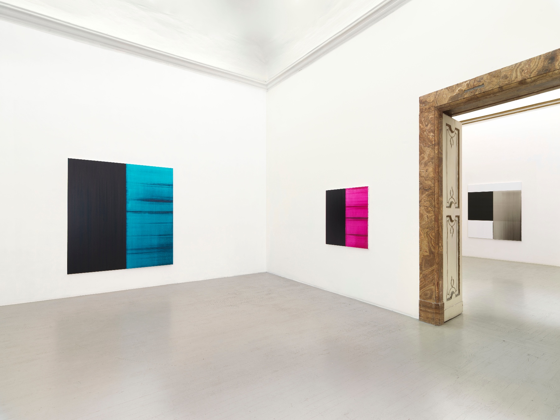 Callum Innes, veduta della mostra, Galleria Alfonso Artiaco, Napoli, 2024