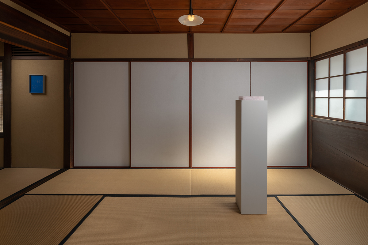 Ettore Spalletti, Cammina cammina ho ritrovato il pozzo d’amore, veduta della mostra, Taka Ishii Gallery, Kyoto, 2024