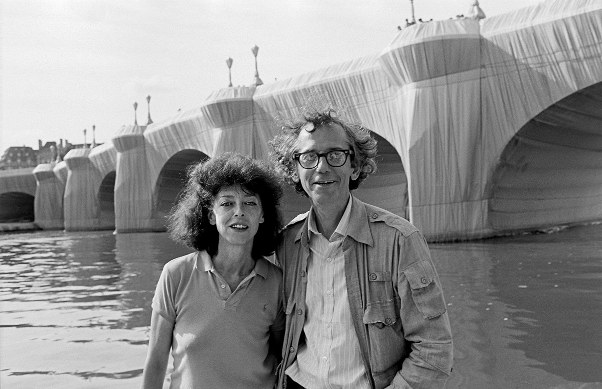 Christo and Jeanne-Claude at The Pont Neuf Wrapped Paris, 1985 — Photo: Wolfgang Volz © 1985 Christo and Jeanne-Claude Foundation