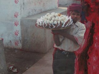 Il vassoio di dolci indiani
