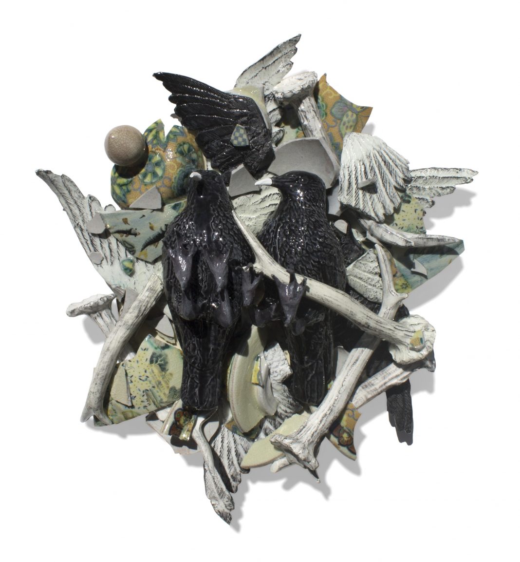 Luca Freschi – Se chiudo gli occhi il buio non mi vede. Atto Ihttps://www.exibart.com/repository/media/formidable/11/img/294/Luca-Freschi-Black-birds-terracotta-ceramica-dipinta-objet-trouvé-legno-e-plexiglass-cm-55x55x15-1068x1153.jpg