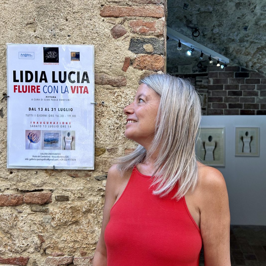 Lidia Lucia – Fluire con la vitahttps://www.exibart.com/repository/media/formidable/11/img/e80/Lidia-Lucia_Galleria-Spaziografico_Massa-arittima_3-1068x1068.jpeg